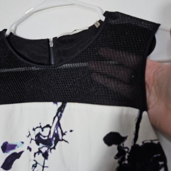 NWOT T Tahari Abstract Sleeveless Knee Length Bodycon Dress Size 2 XS - Picture 5 of 9